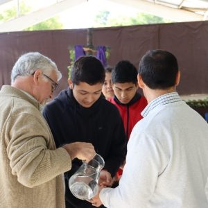 Comunidad Educativa se une en un Acto de Conmemoración en Jueves Santo